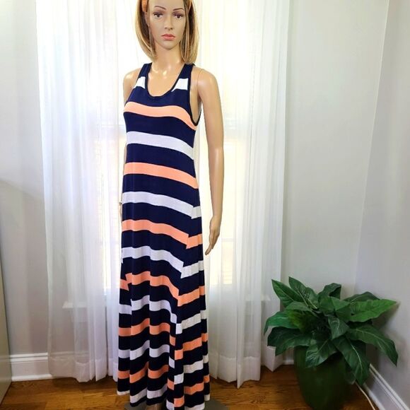 GAP Tshirt Maxi Medium  - Picture 1 of 9